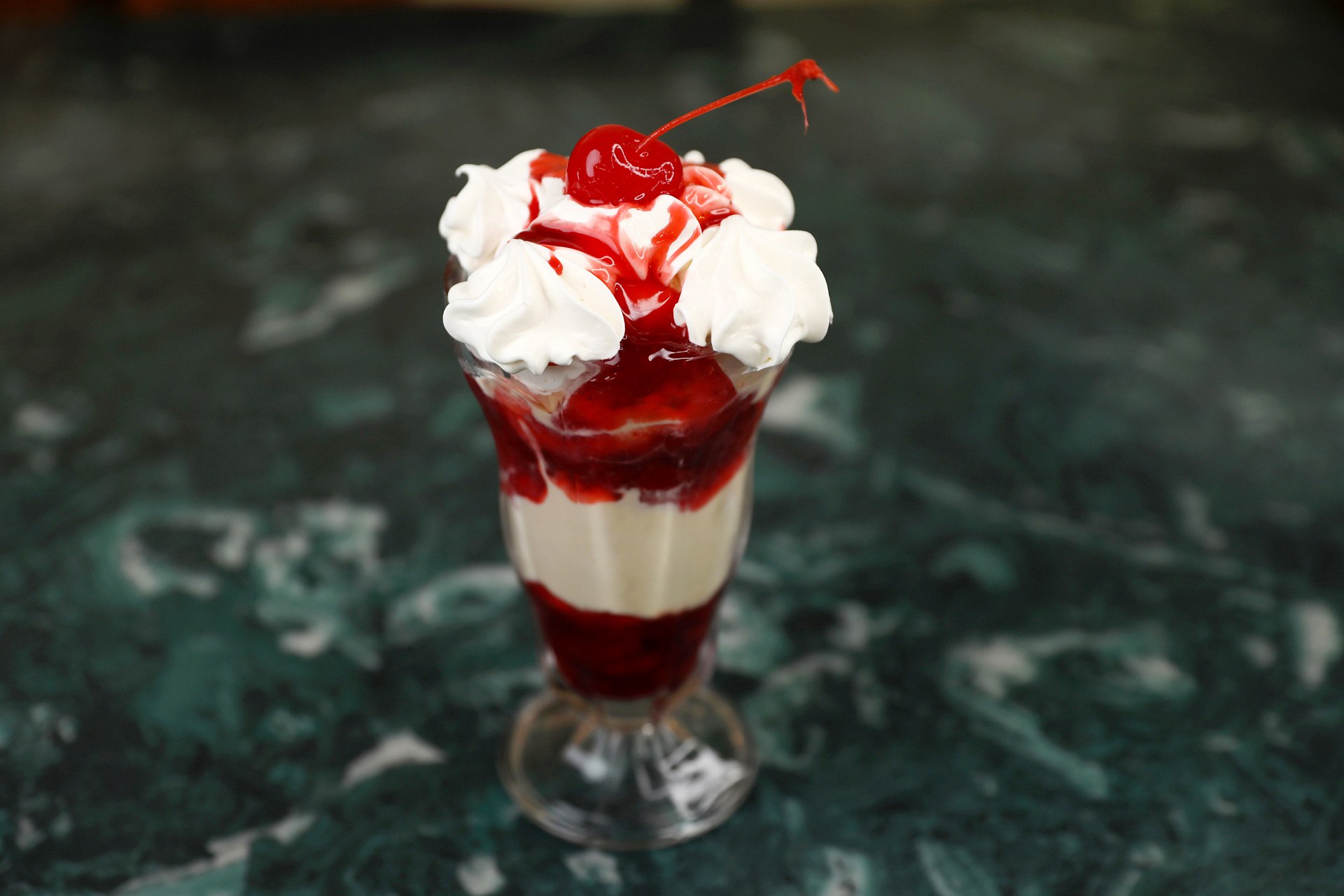 hot fudge or strawberry sundae