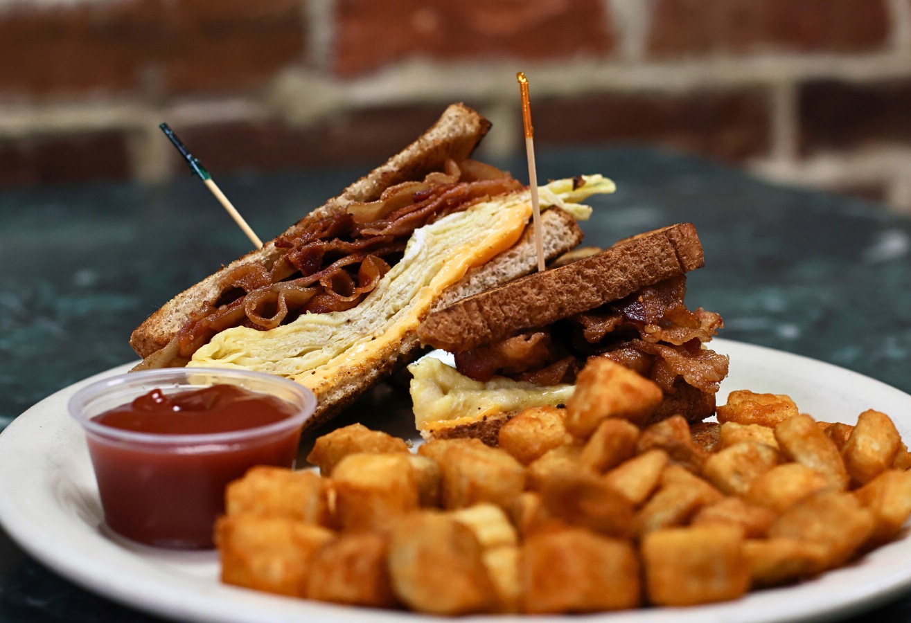 breakfast sandwich